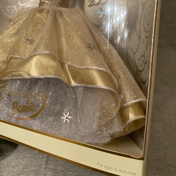 2000 Special Edition Holiday Celebration Barbie Gold Dress Fashion Doll - Picture 5 of 16